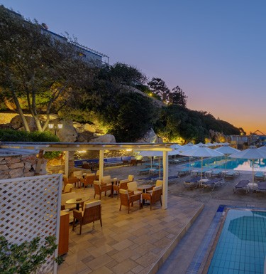 Cavos Bar de Piscine ouvert toute la journée