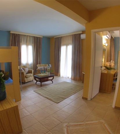 CLASSIC TWO-BEDROOM APARTMENT