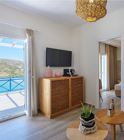 LA SUITE DOLPHIN BAY